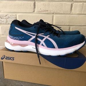 Women’s ASIC Gel-Nimbus 24 (WORN ONCE)